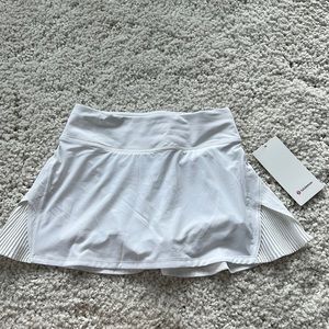 NEW White Lulu lemon play off the pleats skirt